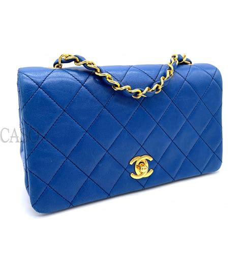 chanel blu elettrico